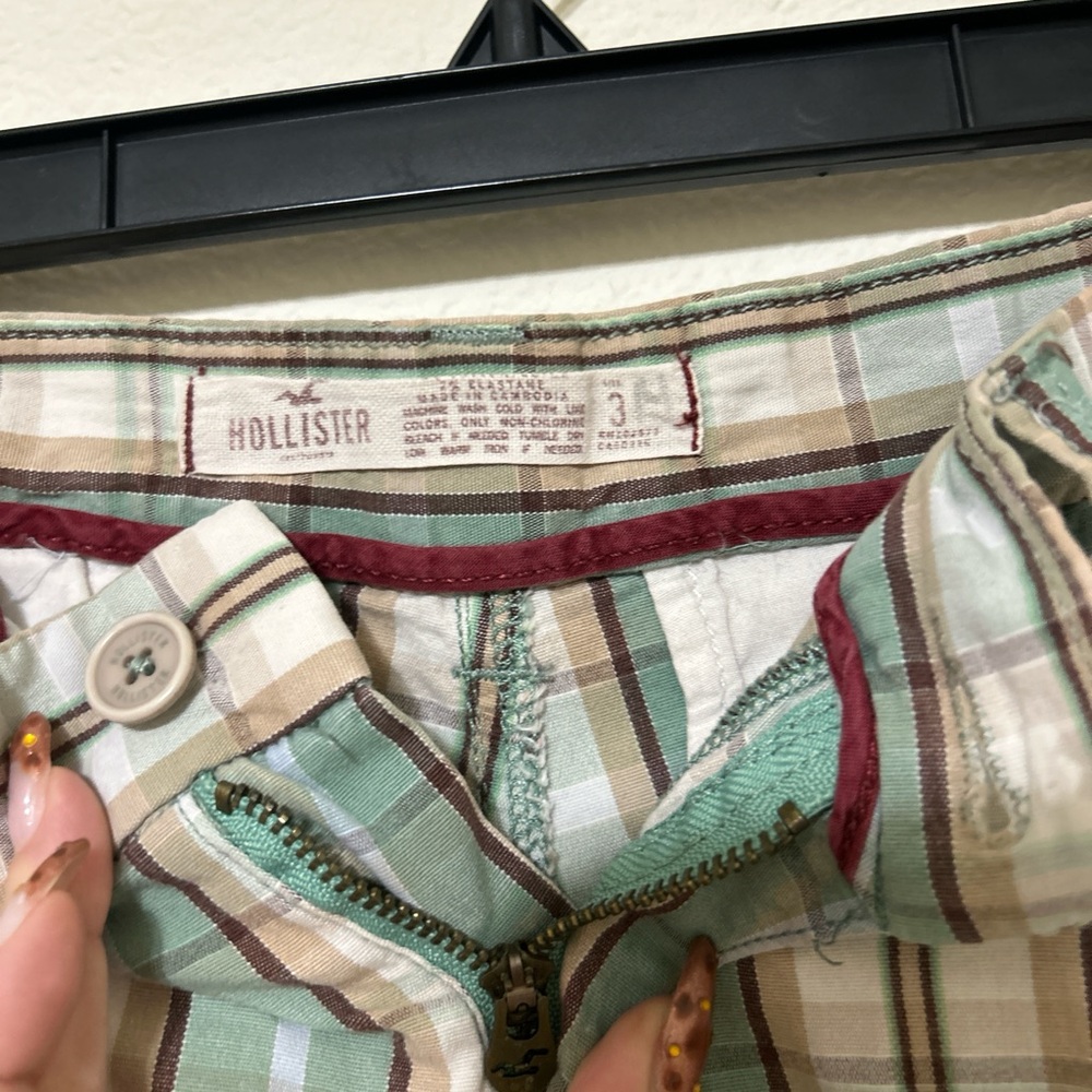Y2K Hollister Low Rise Plaid Micro Mini Shorts Green Beige Size 3 Vintage 2000s - Picture 2 of 4